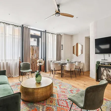 - 4br 10p - Proche Du Louvre 파리