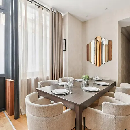 - 4br 10p - Proche Du Louvre 파리