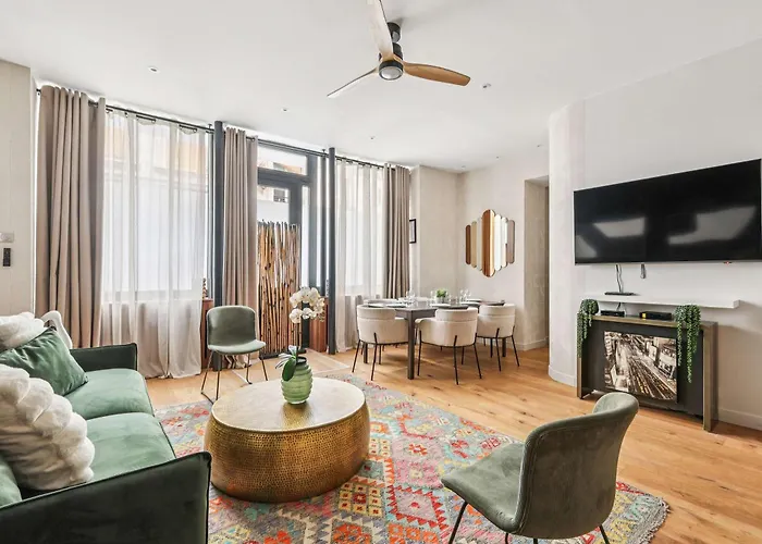 - 4br 10p - Proche Du Louvre 파리