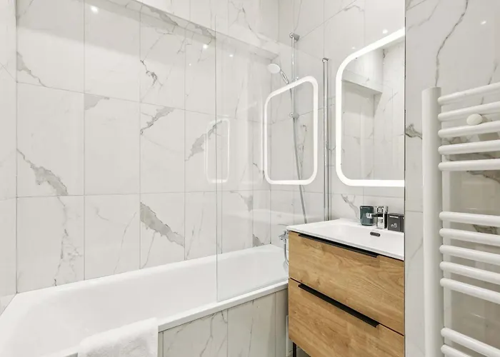 - 4br 10p - Proche Du Louvre 아파트